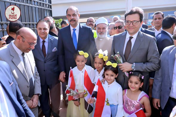 وزير الثقافة ومحافظ سوهاج يفتتحان قصر ثقافة الطفل بمدينة سوهاج بعد تطويره