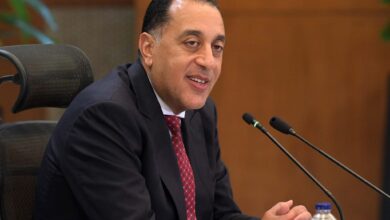محافظ سوهاج يهنئ رئيس الوزراء بمناسبة الذكرى الـ " 52 " لانتصارات أكتوبر المجيدة