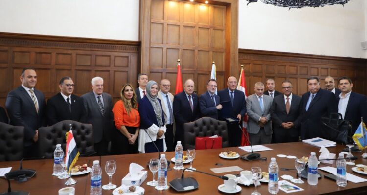 غرفة الإسكندرية تبحث مع السفير الكندي سبل تعزيز التعاون التجاري بين البلدين