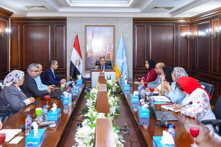 محافظ الإسكندرية يستقبل نائب وزير الصحة لبحث تطوير الخدمات الصحية 