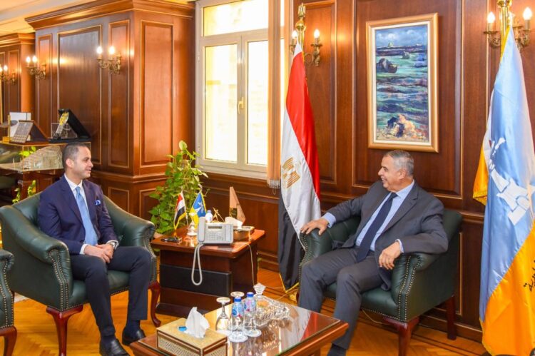 محافظ الإسكندرية يستقبل نائب وزير الصحة لبحث تطوير الخدمات الصحية 