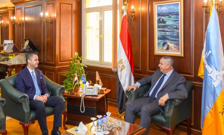 محافظ الإسكندرية يستقبل نائب وزير الصحة لبحث تطوير الخدمات الصحية