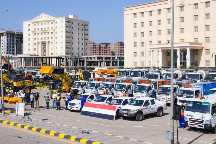 محافظ الإسكندرية يشهد اصطفاف معدات مجابهة الأزمات استعدادًا لموسم الشتاء