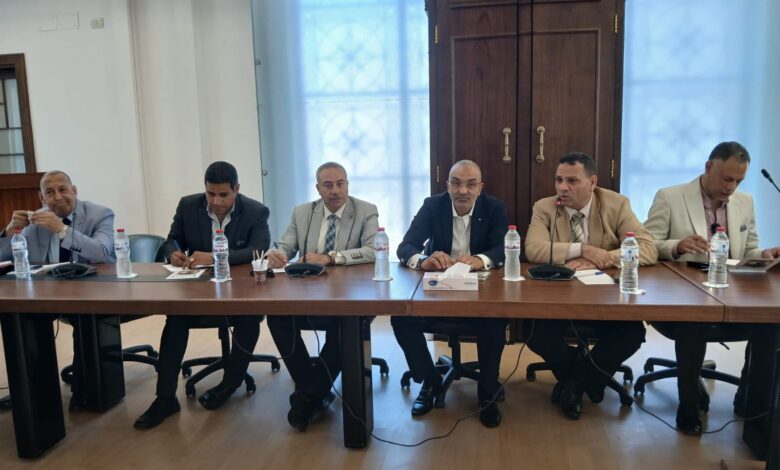 وكيل وزارة التموين بالاسكندرية يجتمع مع شعبة الخضر والفاكهة بالغرفة التجارية