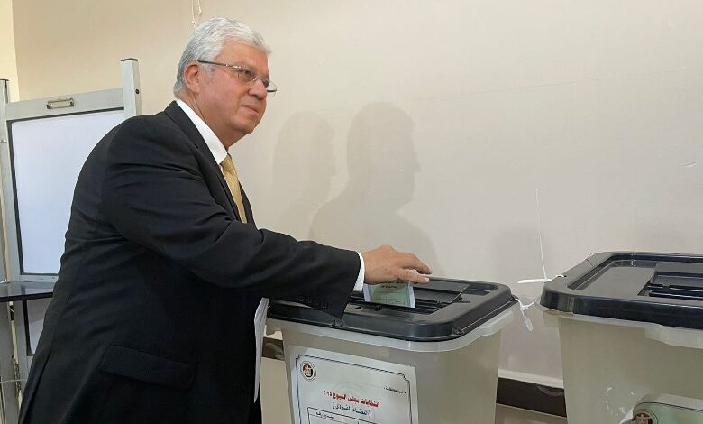 وزير التعليم العالي يُدلي بصوته في انتخابات مجلس النواب ٢٠٢٥