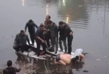 الجيزة مصرع 3 شباب بعد انقلاب سيارة ملاكي وسقوطها في ترعة المريوطيه 