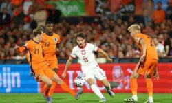 بولندا يتعادل مع هولندا إيجابيا في تصفيات أوروبا لكأس العالم