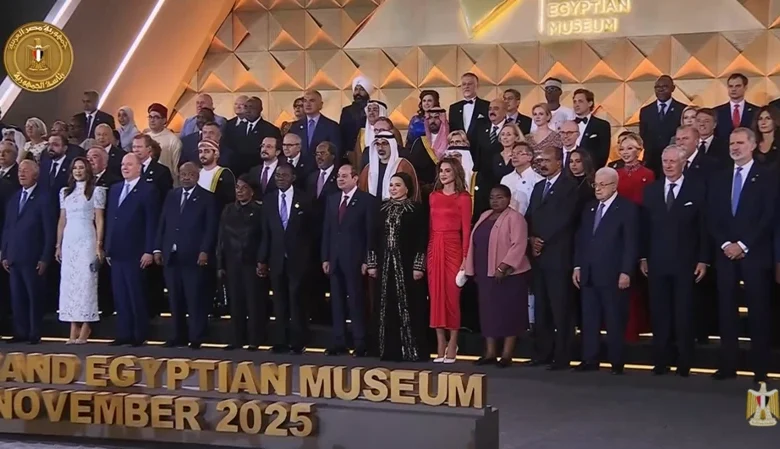 جولة كبار الشخصيات في قاعات العرض الآن