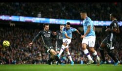 السيتي يتجاوز بورنموث بثلاثية ويواصل مطاردة الصدارة في الدوري الإنجليزي