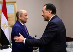 مدبولي يؤكد دعم مصر للحكومة الشرعية ولتحقيق الأمن والاستقرار في اليمن الشقيق. 