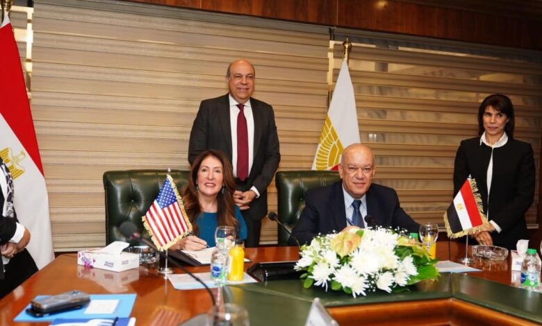 وزير الطيران المدني يشهد توقيع مذكرة تفاهم بين مصر والولايات المتحدة الأمريكية.
