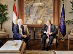 هيئة الدواء المصرية تستقبل وفدًا من منظمة الصحة العالمية لتعزيز التعاون في مجال الرقابة الدوائية.