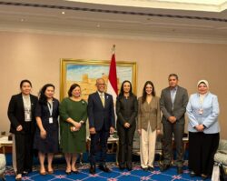 مايا تلتقي وزير الأسرة والتنمية الاجتماعية بجمهورية سنغافورة