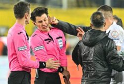 الأهلي يعرفه وله واقعة مأساوية.. من هو خليل أوموت حكم مباراة نهائي السوبر؟