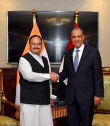 وزير الخارجية يلتقي وزير الصحة ورئيس الحزب الحاكم بالهند