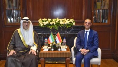 وزير الاستثمار يبحث مع وزير التجارة الكويتي مضاعفة حجم التجارة والاستثمارات المشتركة.