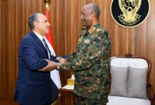 وزير الخارجية يلتقي رئيس مجلس السيادة السوداني الانتقالي. 