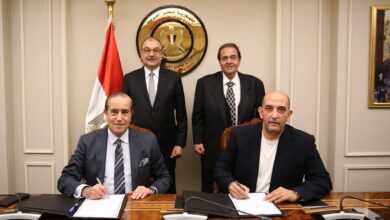 وزير قطاع الأعمال العام يشهد توقيع اتفاق تكميلي لعقود تطوير "مجاويش" بالغردقة.