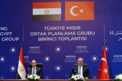 وزيرا الخارجية المصري والتركي يشاركان في اجتماع مجموعة التخطيط المشتركة بأنقرة. 