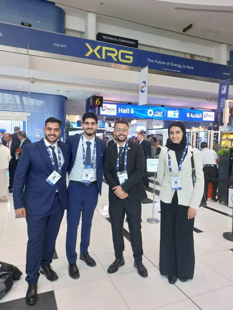 رئيس جامعة السويس يهنئ أعضاء SPE Suez University Student Chapter