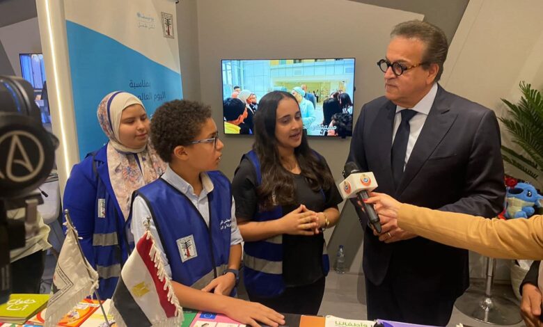 وزير الصحة والسكان» يشيد بجهود المجلس القومي للطفولة والأمومة.