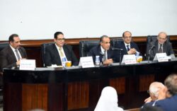 وزير الخارجية يلتقي طلاب كلية الاقتصاد والعلوم السياسية بجامعة القاهرة.