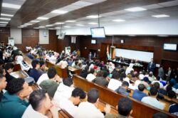 وزير الخارجية يلتقي طلاب كلية الاقتصاد والعلوم السياسية بجامعة القاهرة.