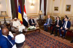 وزير الخارجية والهجرة يستقبل نظيره التشادي لبحث سبل تعزيز العلاقات الثنائية. 