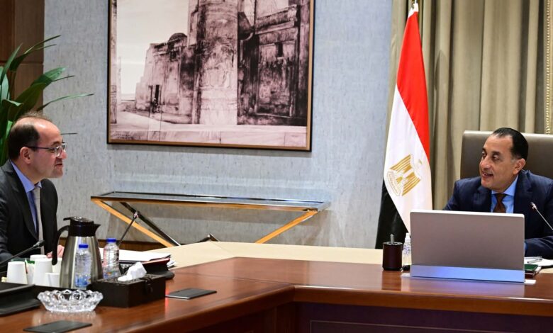 رئيس الوزراء يتابع مع وزير المالية عددا من ملفات عمل الوزارة.