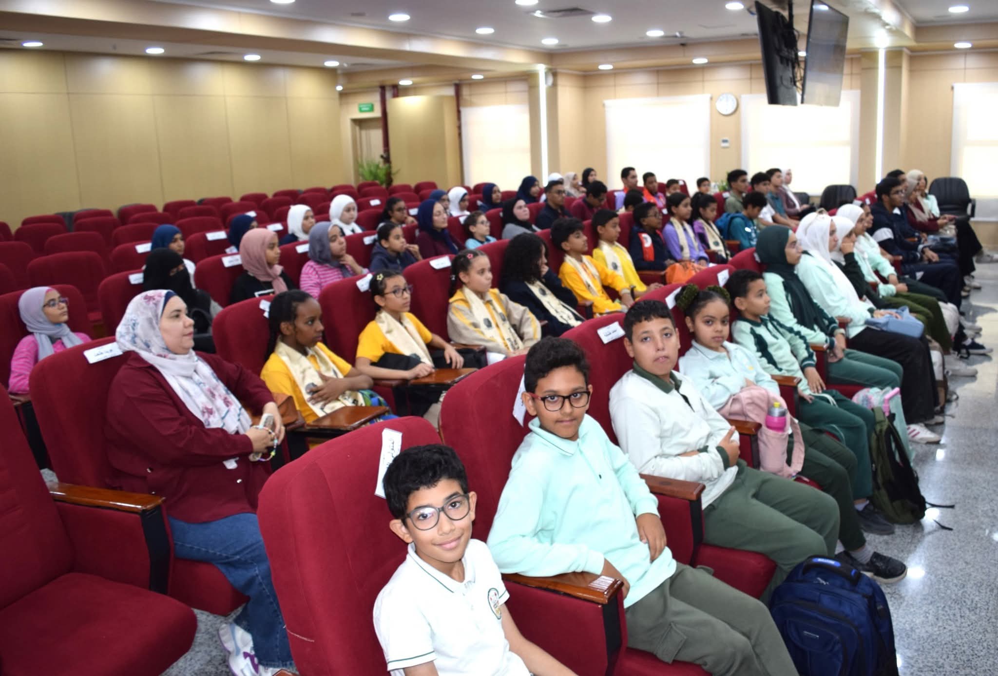 محافظة السويس تتابع نشاط الموهوبين بالمدارس في العديد من الإبداعات والإبتكارات