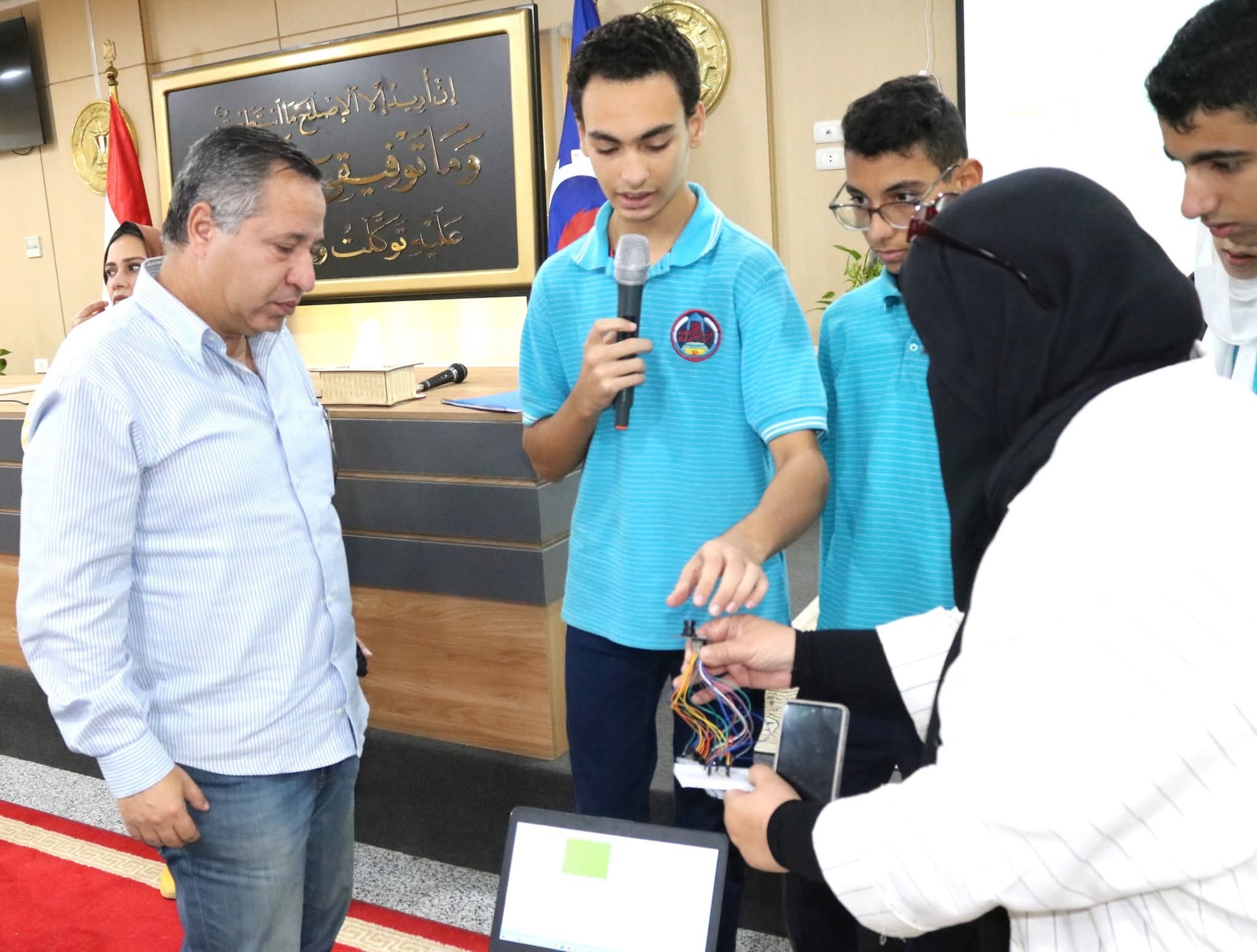 محافظة السويس تتابع نشاط الموهوبين بالمدارس في العديد من الإبداعات والإبتكارات