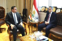 وزير الإسكان يستقبل سفير الجزائر بالقاهرة لبحث سبل التعاون بين البلدين.