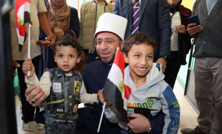 وزير الأوقاف يُدلي بصوته في انتخابات مجلس النواب