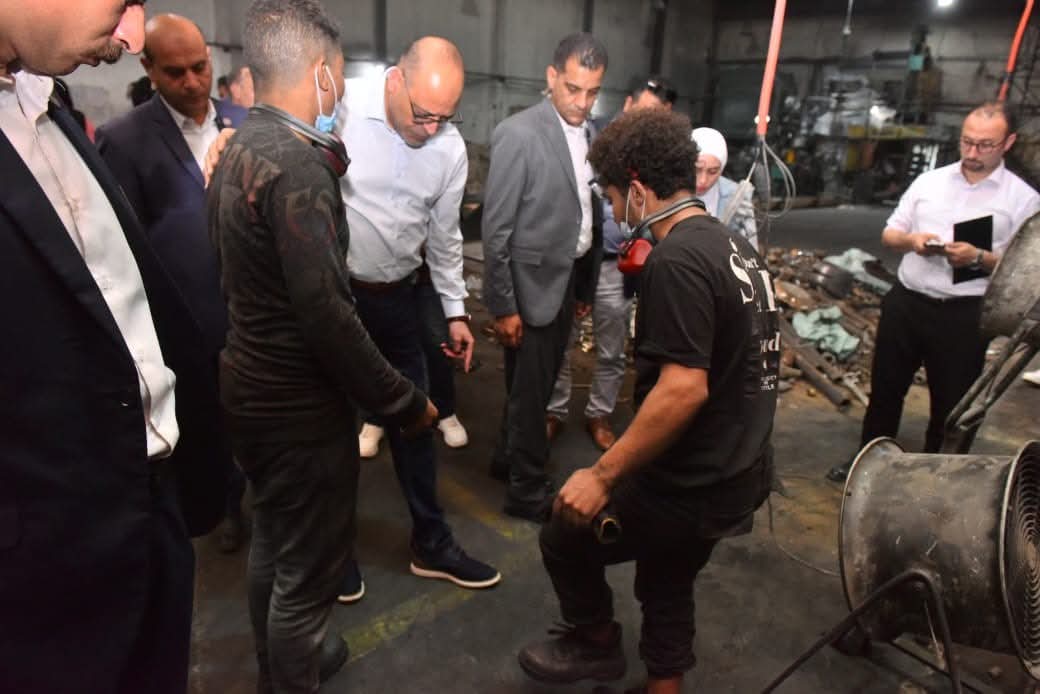 وزير العمل يقود جولة تفتيشية جديدة بمناطق صناعية بالسويس لتطبيق قانون العمل الجديد