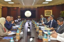 وزارة الإستثمار والتجارة الخارجية تناقش موازنة برنامج رد أعباء الصادرات 2026/2025.