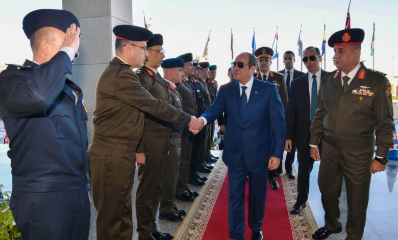  الرئيس السيسي التقي اليوم مع  القائد الأعلى للقوات المسلحة