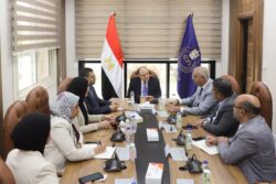 هيئة الدواء تبحث مع فارما أوفرسيز تعزيز كفاءة منظومة توزيع الدواء. 