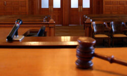 السجن 5 سنوات لعاطل سرق موظفًا على المعاش في البساتين