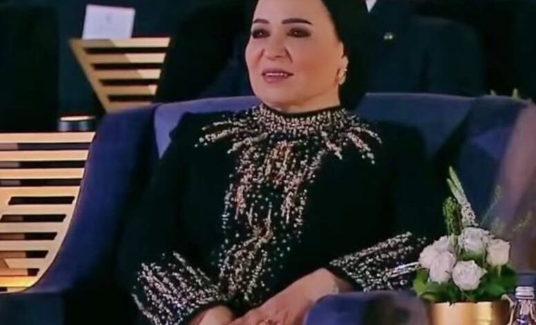 إنتصار السيسي ظهرت بإطلالة رائعة في حفل افتتاح المتحف المصري الكبير