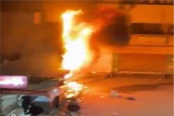حريق مفاجئ يلتهم كافيه في أبراج الجامعة بالمنيا.. والشارع يتحول إلى سحابة من الدخان