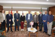 محافظ القليوبية يجتمع بعدد من رؤساء المدن الجدد لمناقشة خطة العمل وأهم الملفات.