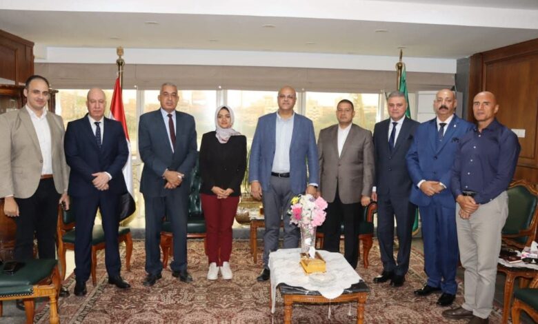 محافظ القليوبية يجتمع بعدد من رؤساء المدن الجدد لمناقشة خطة العمل وأهم الملفات.