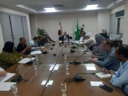 سكرتير عام محافظة الجيزه يعقد لقاءً لمتابعة جاهزية المراكز الانتخابية قبل انطلاق انتخابات النواب. 