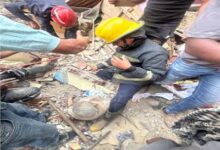 إنهيار عقار مأهول بالسكان في منطقة الخليفة بالقاهرة