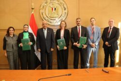 وزير الكهرباء والطاقة المتجددة يشهد مراسم توقيع اتفاقية مبادلة الديون (Debt Swap Agreement)