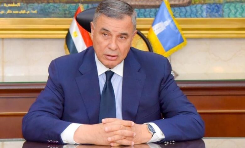 محافظ الإسكندرية يشدد على التعامل الحاسم مع مخالفات البناء والتعديات على الأراضي