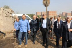 محافظ الجيزة يتفقد محطة المناولة الوسيطة لتجميع المخلفات بالبراجيل. 