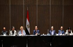 رئيس الوزراء يلتقى 40 من ممثلي كبرى الشركات والمراكز البحثية بجنوب إفريقيا