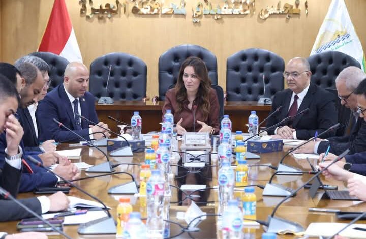 نائب محافظ الجيزة تبحث مع وفد صيني رفيع المستوى تعزيز التعاون الاستثماري.