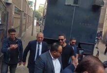 رمضان صبحي يصل المحكمة وشريف إكرامي بجانبه لمساندته في قضية التزوير